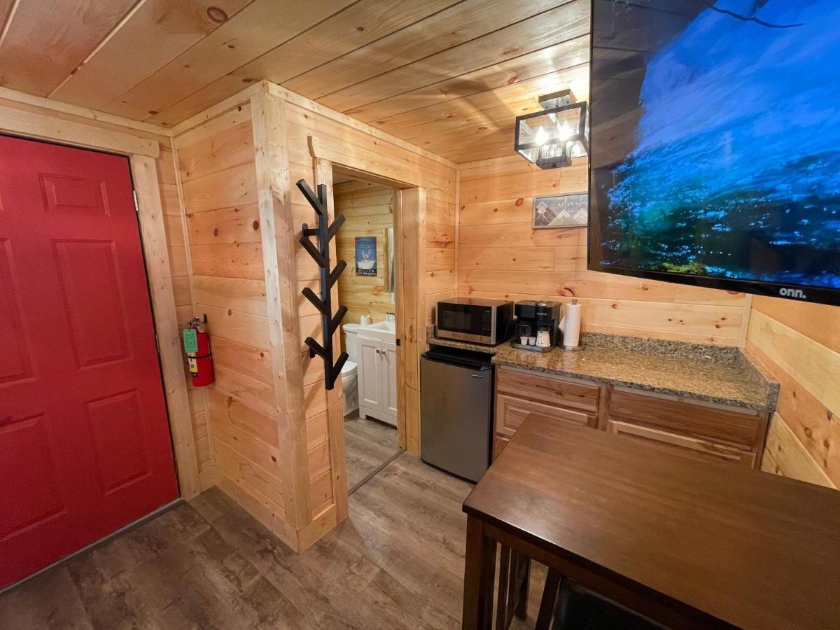 Newly Remodeled Motel In Gatlinburg! Bagian luar foto