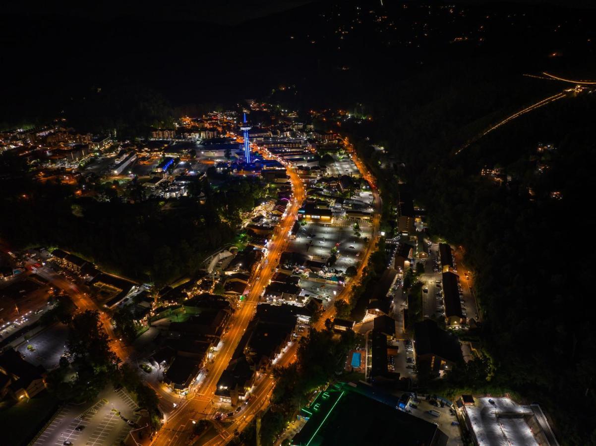 Newly Remodeled Motel In Gatlinburg! Bagian luar foto