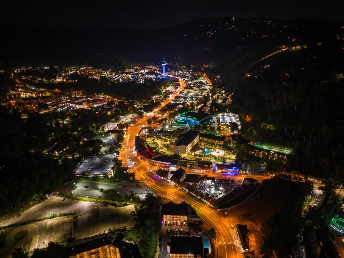 Newly Remodeled Motel In Gatlinburg! Bagian luar foto