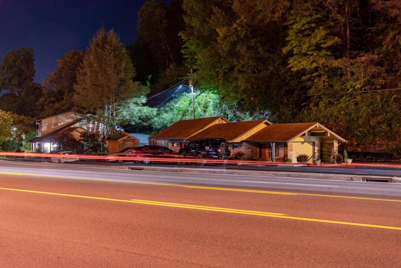 Newly Remodeled Motel In Gatlinburg! Bagian luar foto