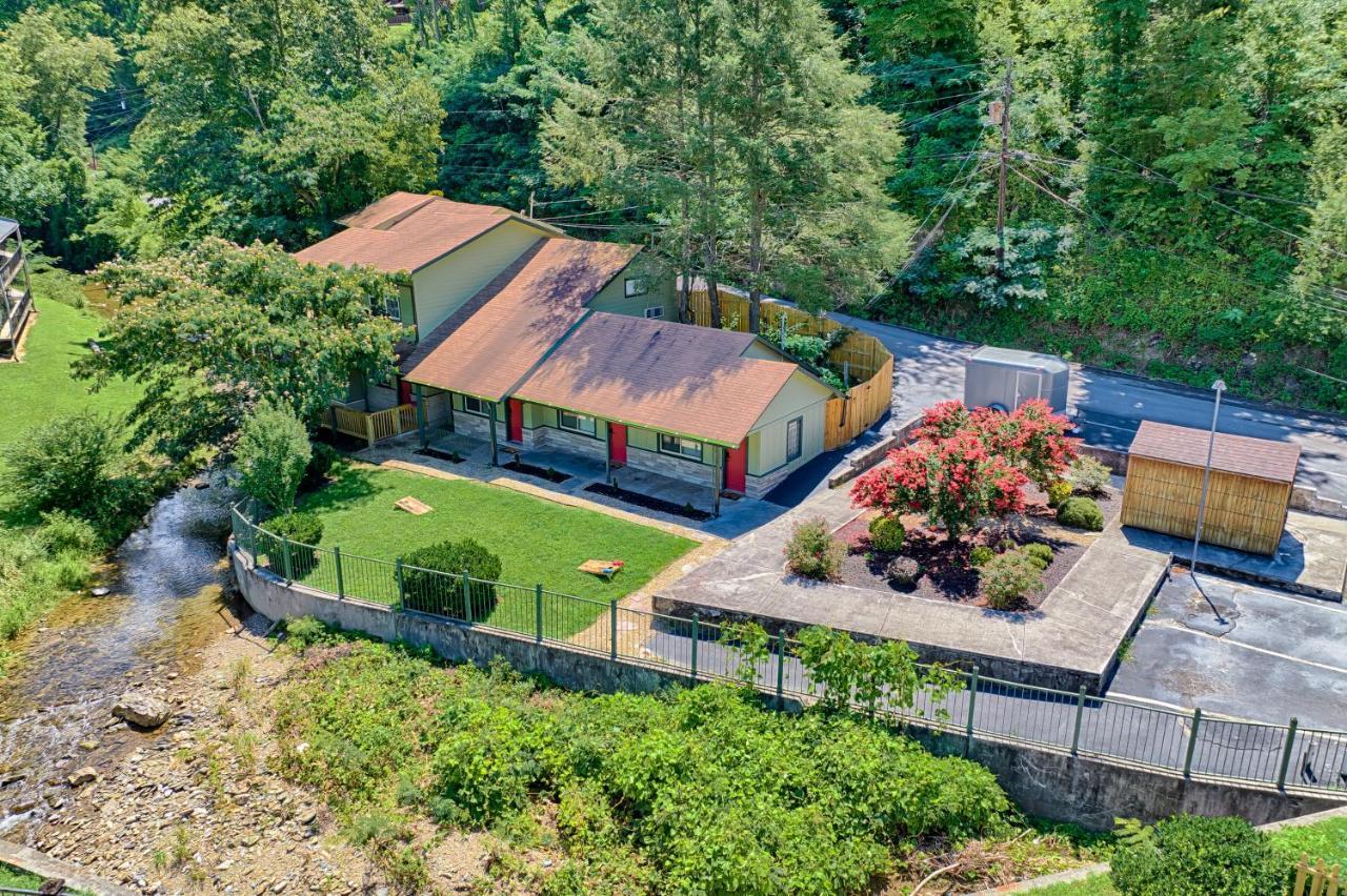 Newly Remodeled Motel In Gatlinburg! Bagian luar foto