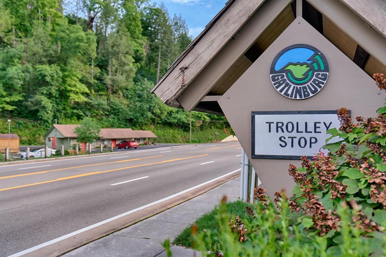 Newly Remodeled Motel In Gatlinburg! Bagian luar foto