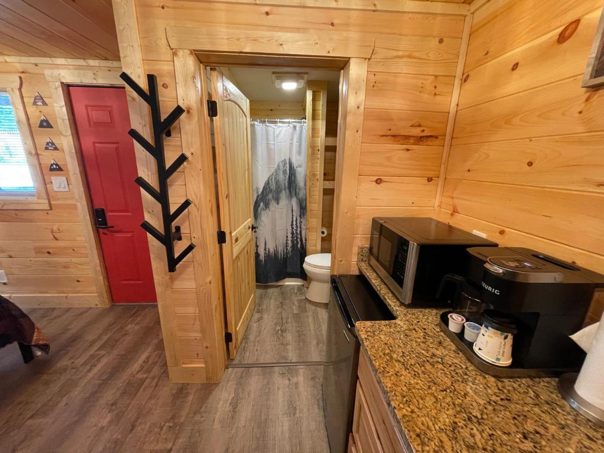 Newly Remodeled Motel In Gatlinburg! Bagian luar foto